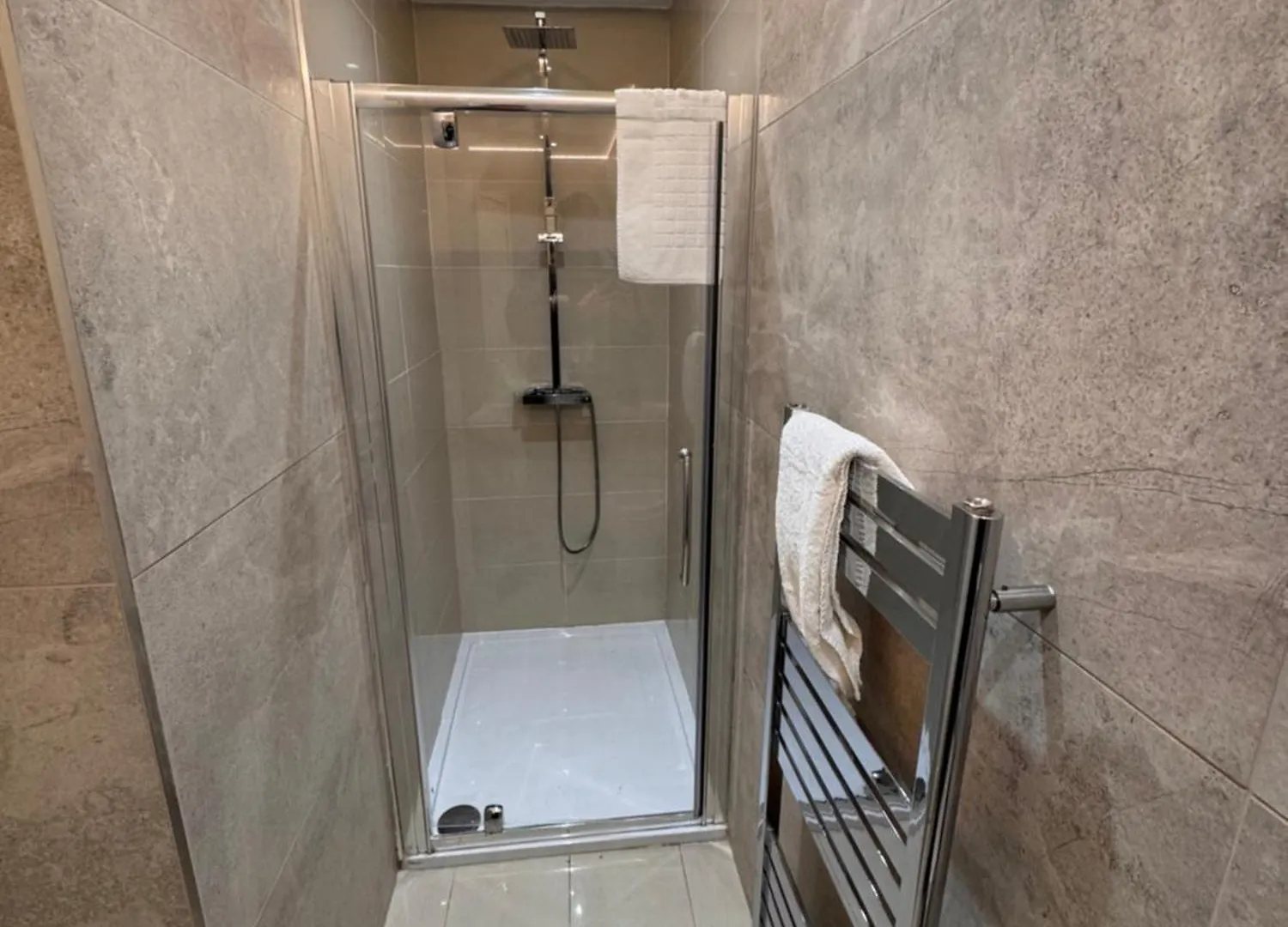 Giants Causeway-1Bd Ap - Gold Short Term Stays Belfast